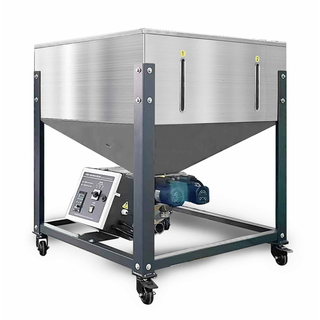 Объемный рацион двух кормосмесителей